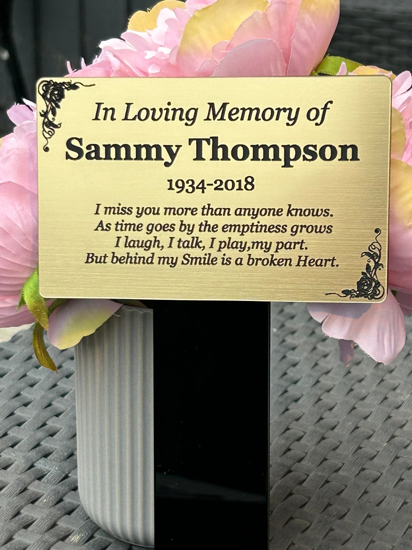 memorial plaques for graves
