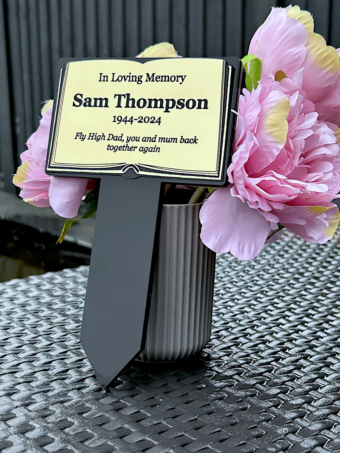 Memorial Plaque, Garden Outdoors Plaques, Remembrance Sign, Graver marker, Dad, Father, Mum, Silver Book