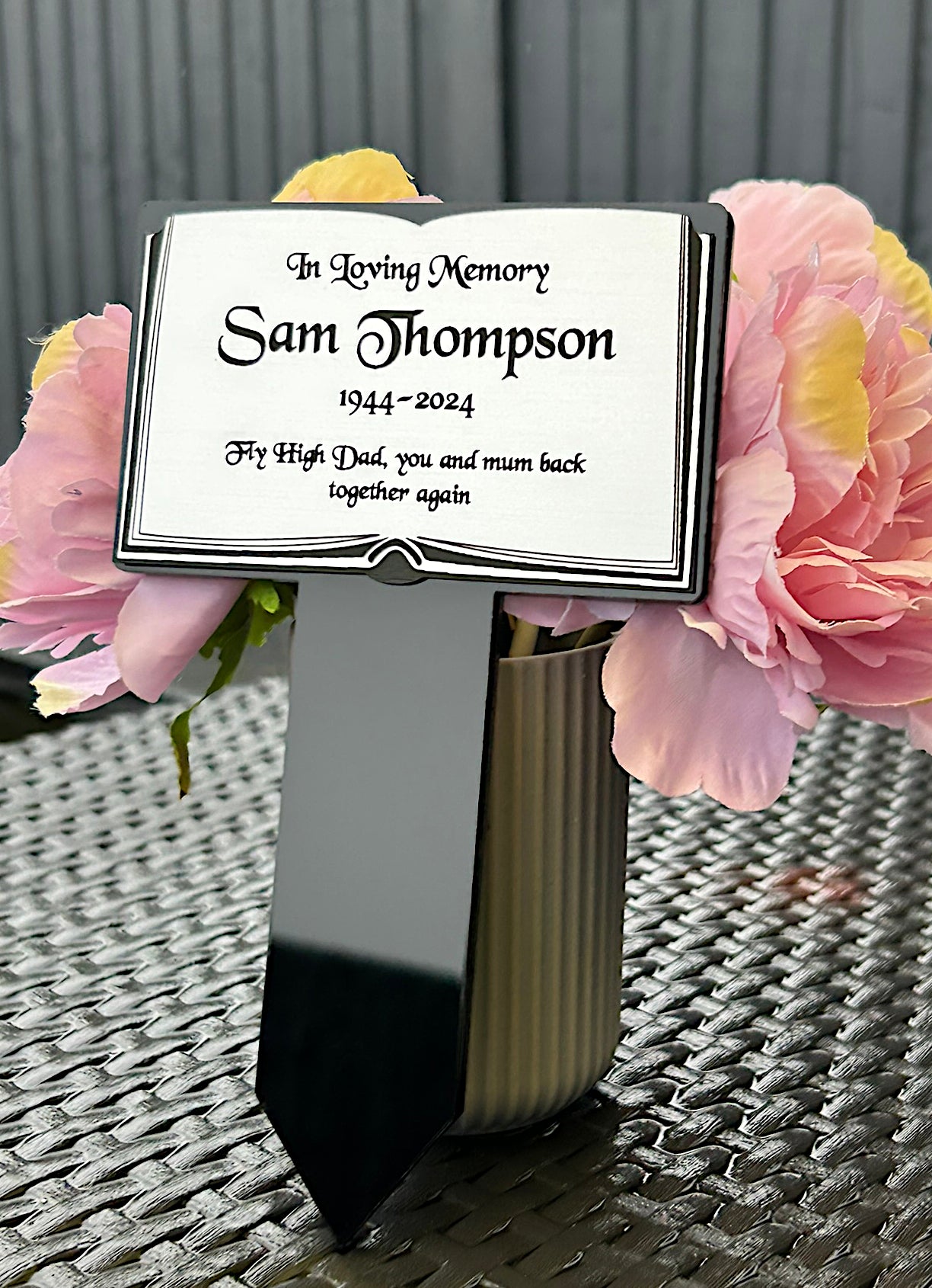 Memorial Plaque, Garden Outdoors Plaques, Remembrance Sign, Graver marker, Dad, Father, Mum, Silver Book