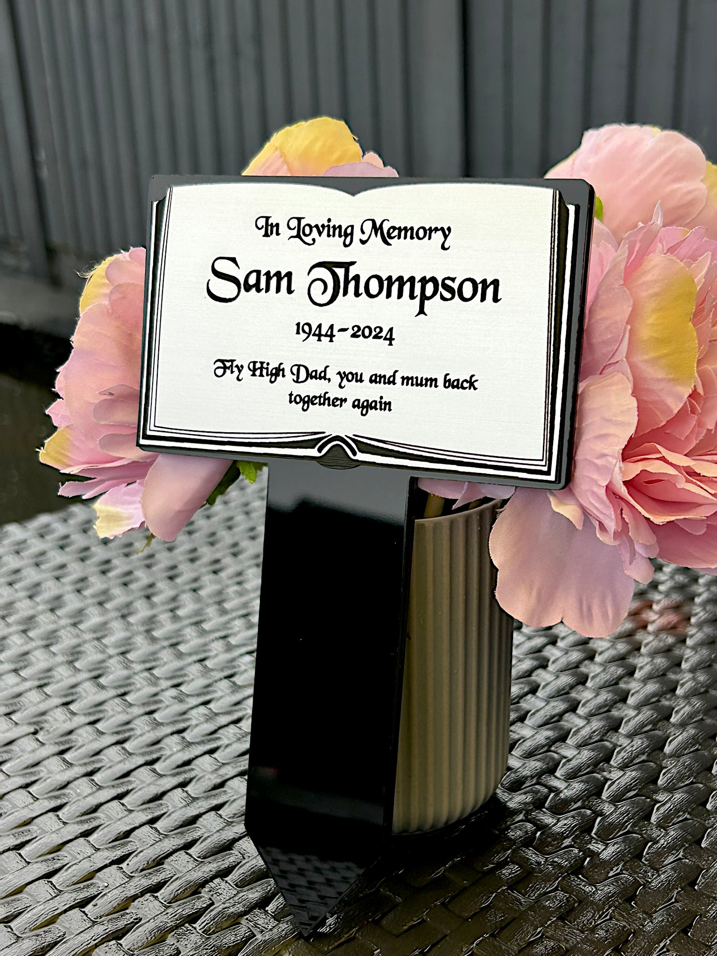 Memorial Plaque, Garden Outdoors Plaques, Remembrance Sign, Graver marker, Dad, Father, Mum, Silver Book