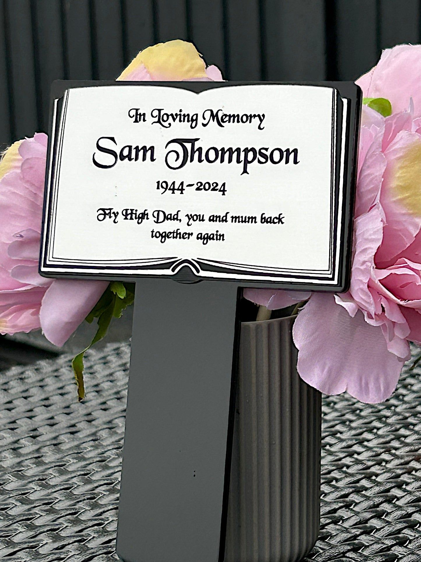 Memorial Plaque, Garden Outdoors Plaques, Remembrance Sign, Graver marker, Dad, Father, Mum, Silver Book