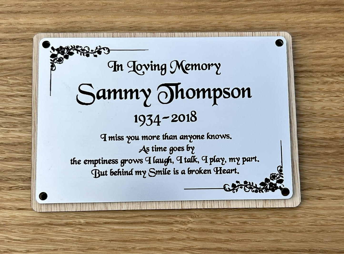 Personalised Memorial Plaque, 6x4 Engraved Bench Plaques, Engraved Tree Sign, Silver, Weatherproof, Grave, Rounded