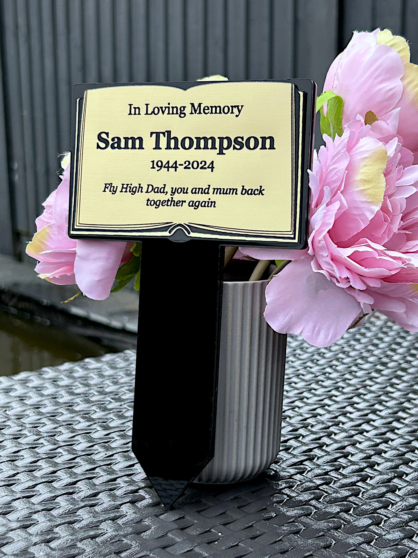 Memorial Plaque, Garden Outdoors Plaques, Remembrance Sign, Graver marker, Dad, Father, Mum, Silver Book