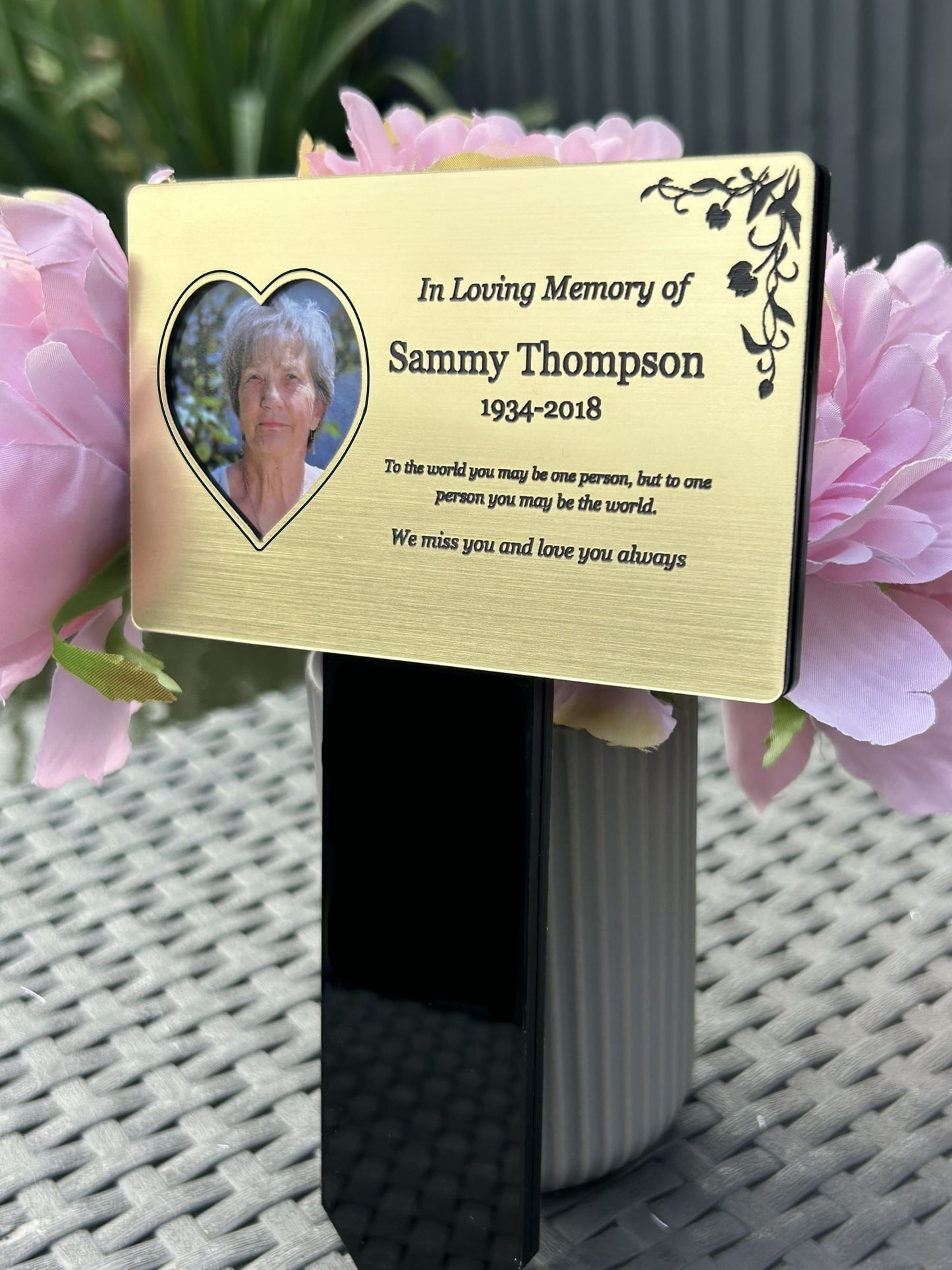 Personalised Memorial Plaque with photo, Garden Outdoors Plaques, Gold plaque for graves, Dad, Father, Mum, Pets