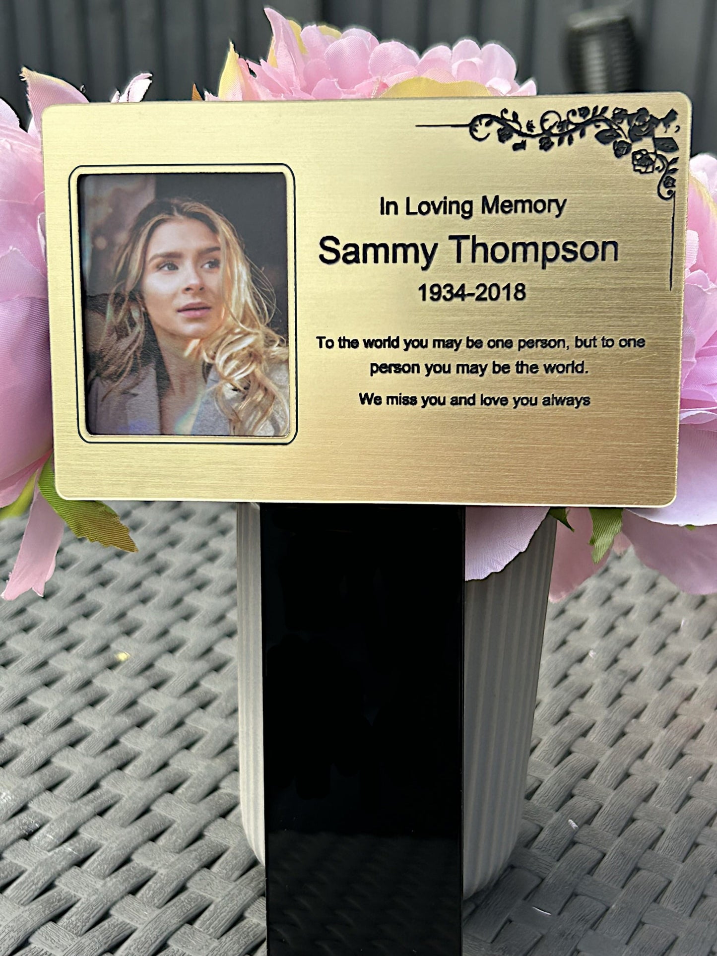 Personalised Memorial Plaque with photo, Garden Outdoors Plaques, Gold plaque for graves, Dad, Father, Mum, Pets