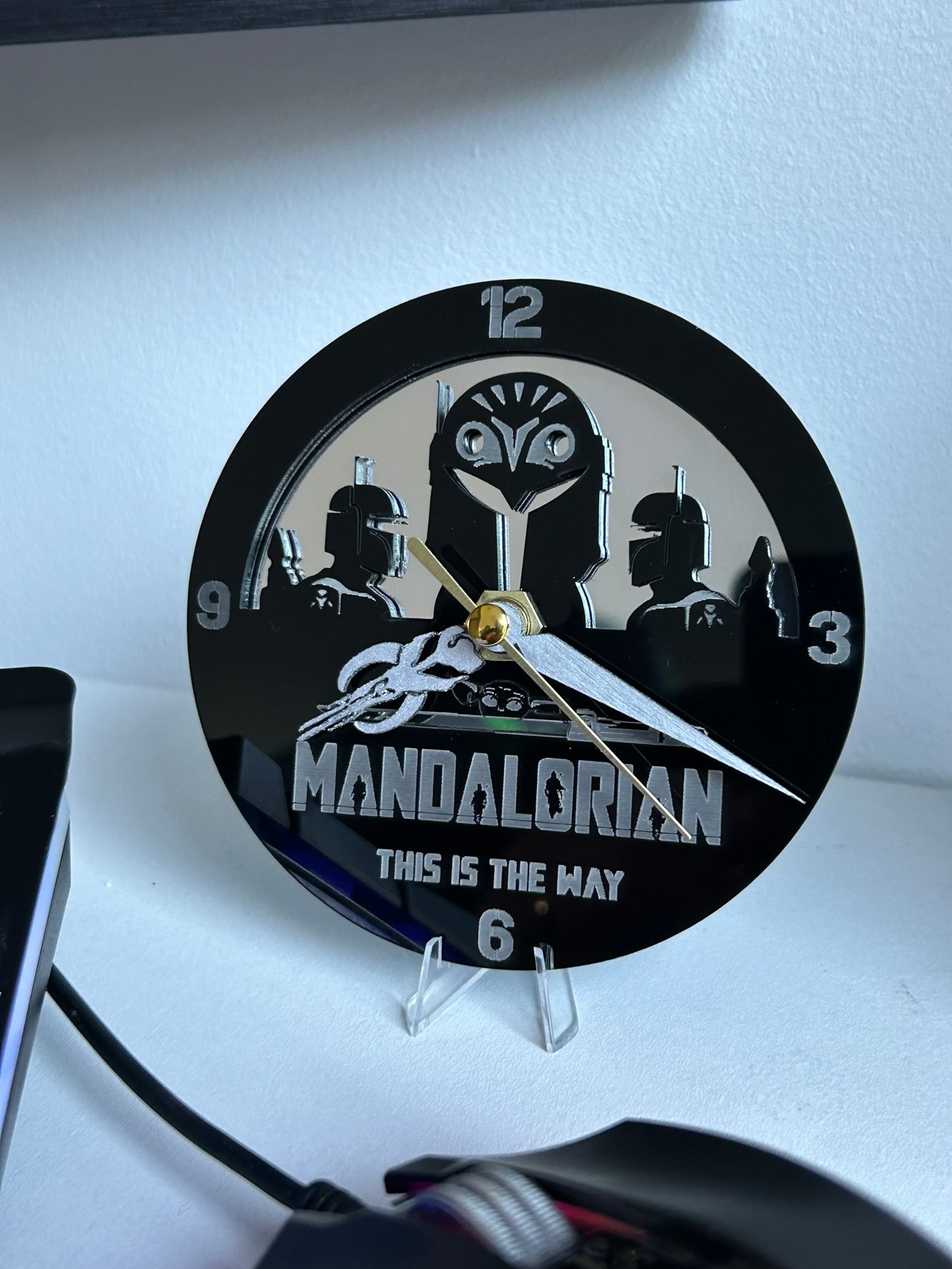 Handmade Star wars Mandalorian Clock Bokatan Baby Yoda Black Acrylic